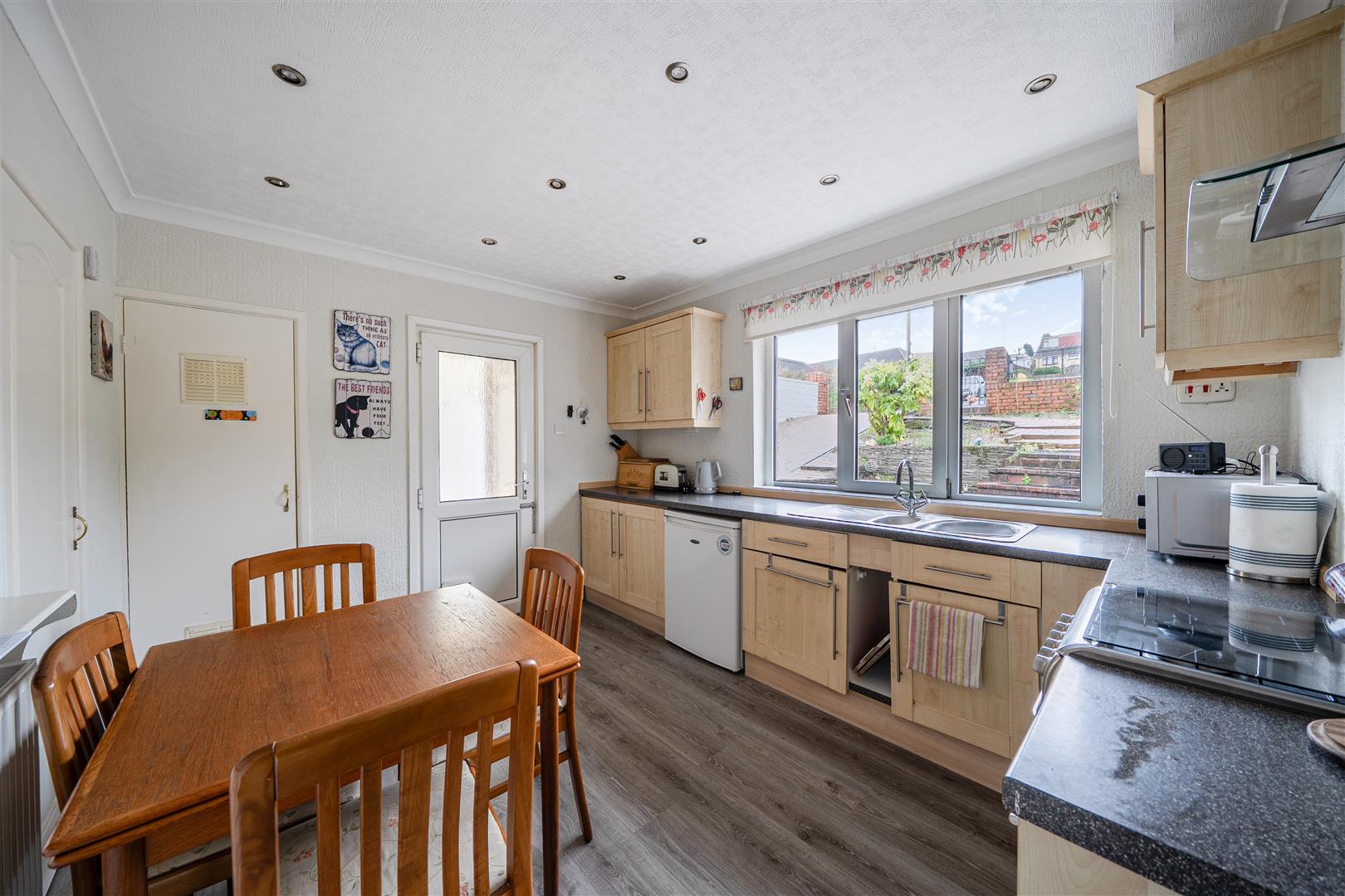 Maes-Yr-Awel, Llansamlet, Swansea, SA7 9SW